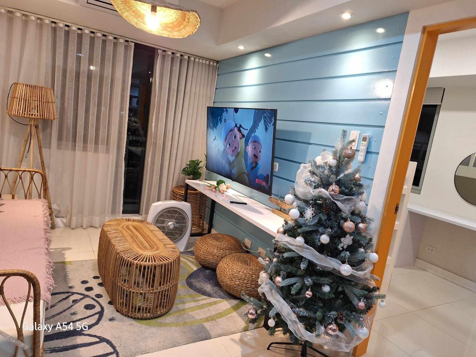 Manila Urban Resort at Azure Bagian luar foto