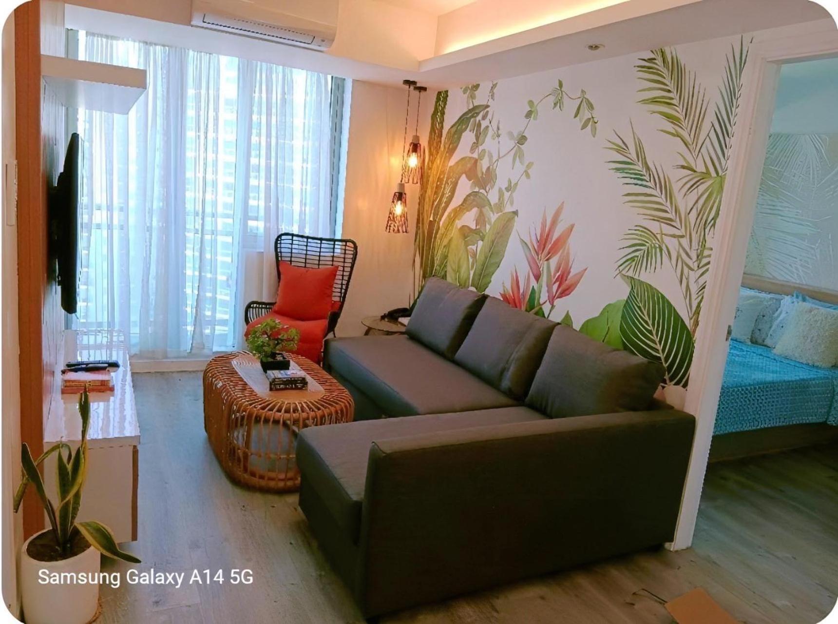 Manila Urban Resort at Azure Bagian luar foto
