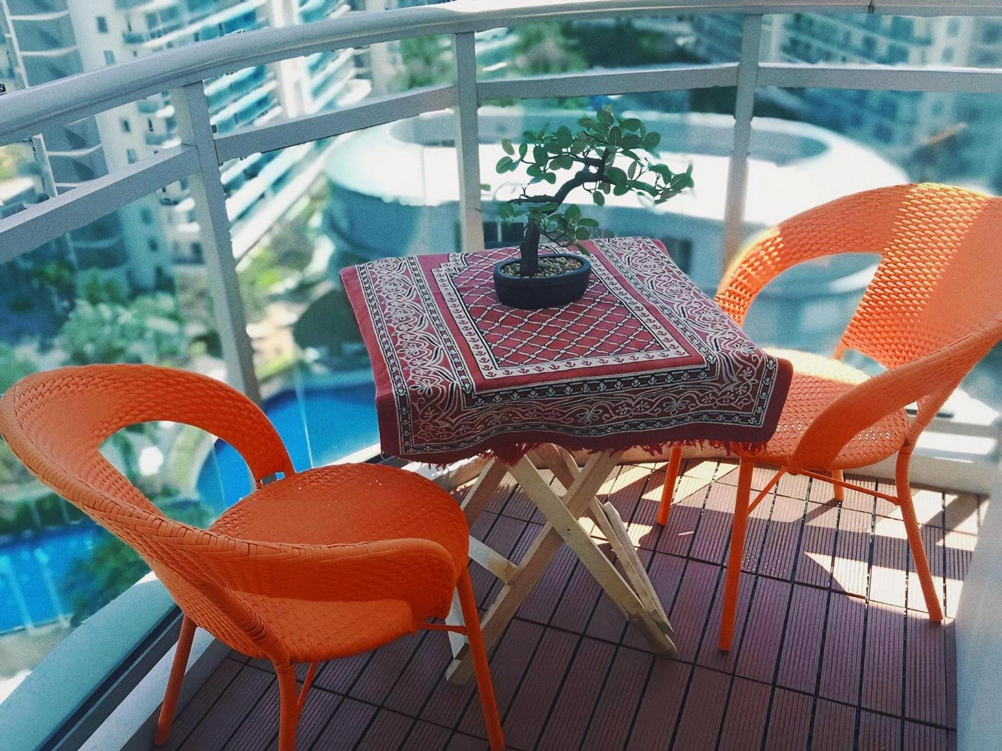 Manila Urban Resort at Azure Bagian luar foto