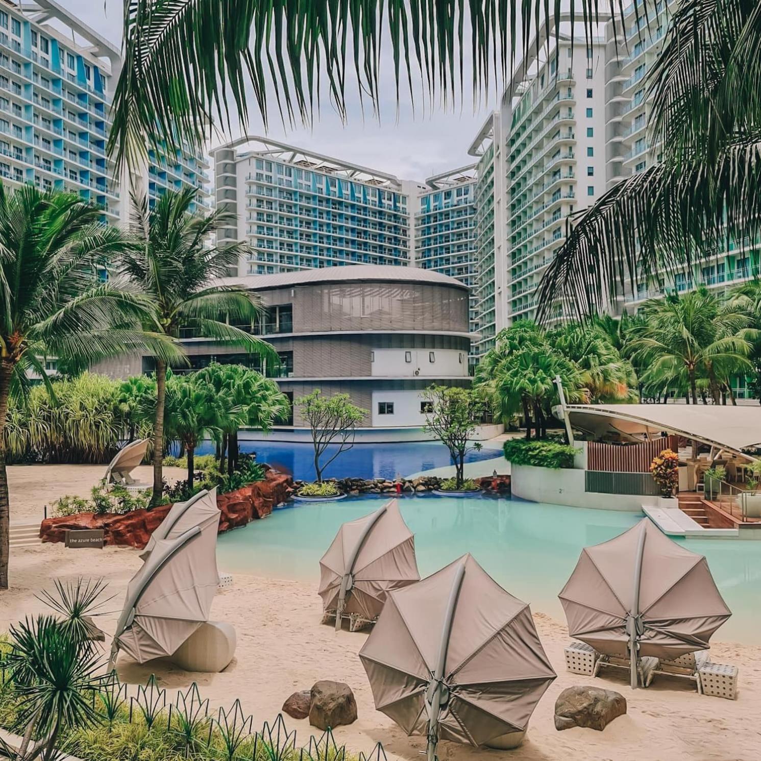 Manila Urban Resort at Azure Bagian luar foto