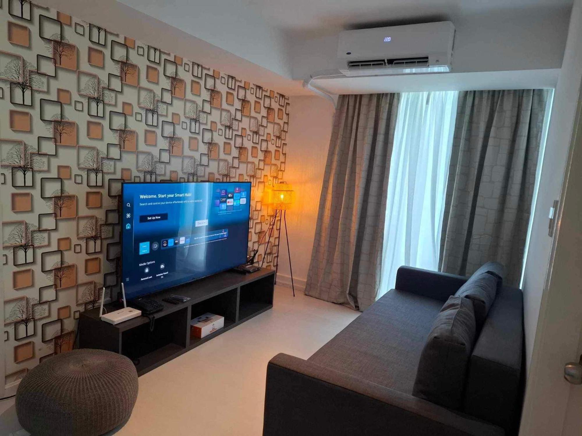 Manila Urban Resort at Azure Bagian luar foto