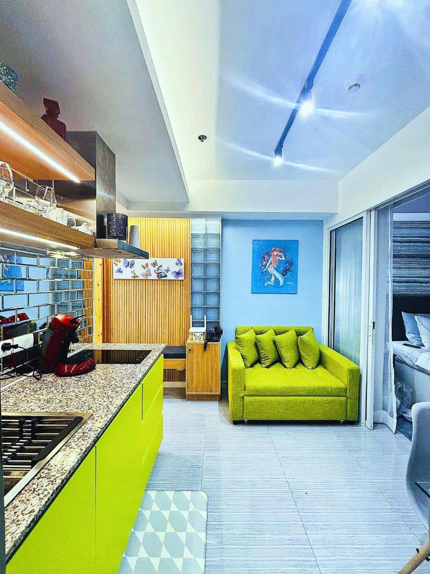 Manila Urban Resort at Azure Bagian luar foto